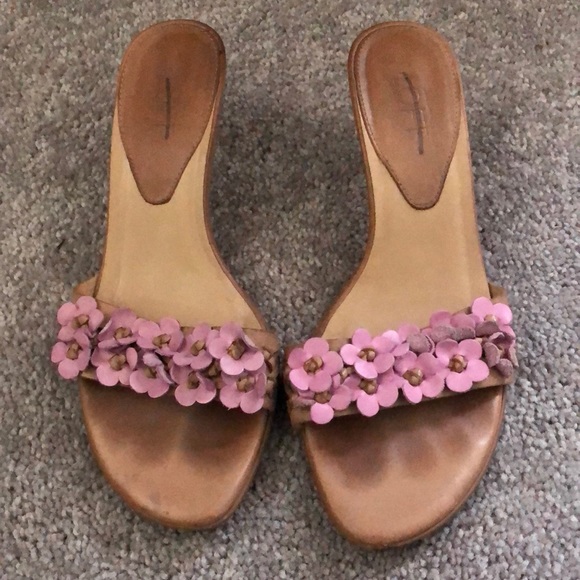 LOFT Shoes - Loft kitten heel